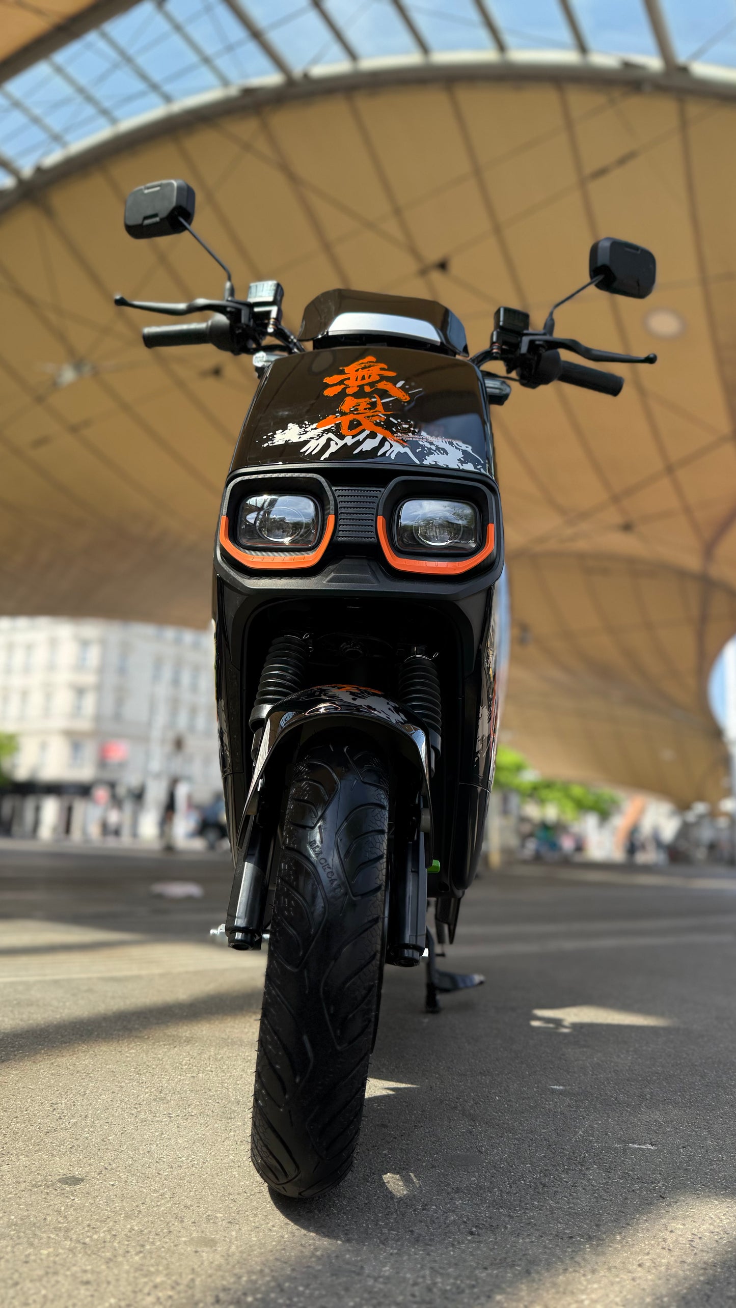 318 Schwarz